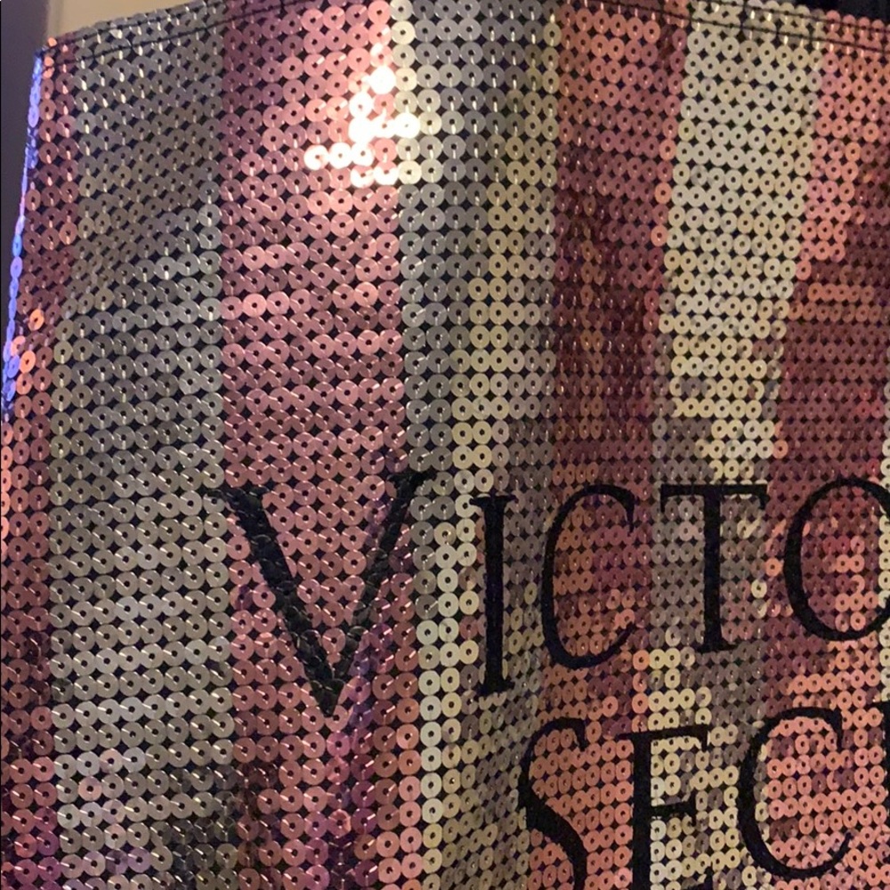 Vs Sequence Tote Barely Used - image 6